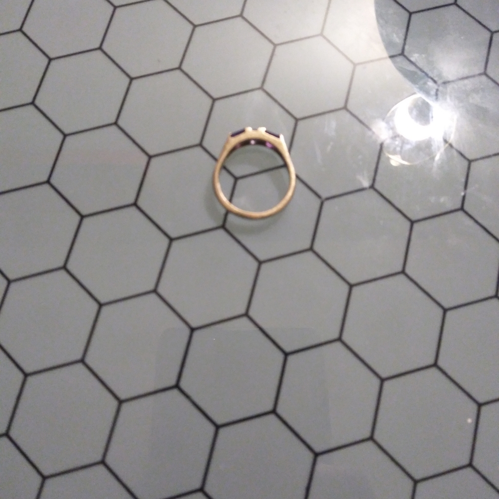 Ring - Picture 2 of 8